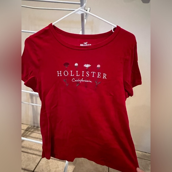 Hollister Tops Red Hollister T Shirt Only Worn A Few Times Poshmark